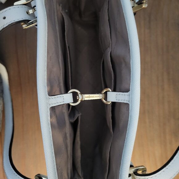 Michael Kors Jet Set White Tote and Wallet Set - Picture 7 of 11